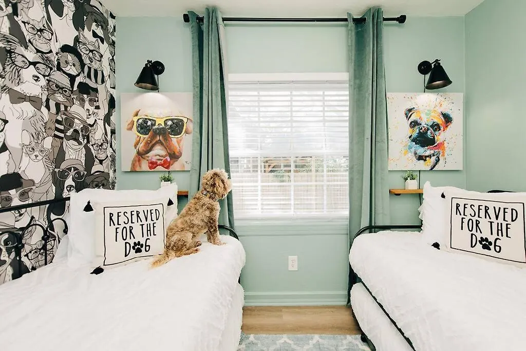 Pickleball And Pups For Families Near Riverwalk Villa Tampa 0*,  United States